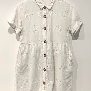 Zara White Emroidered Tunic w/Buttons